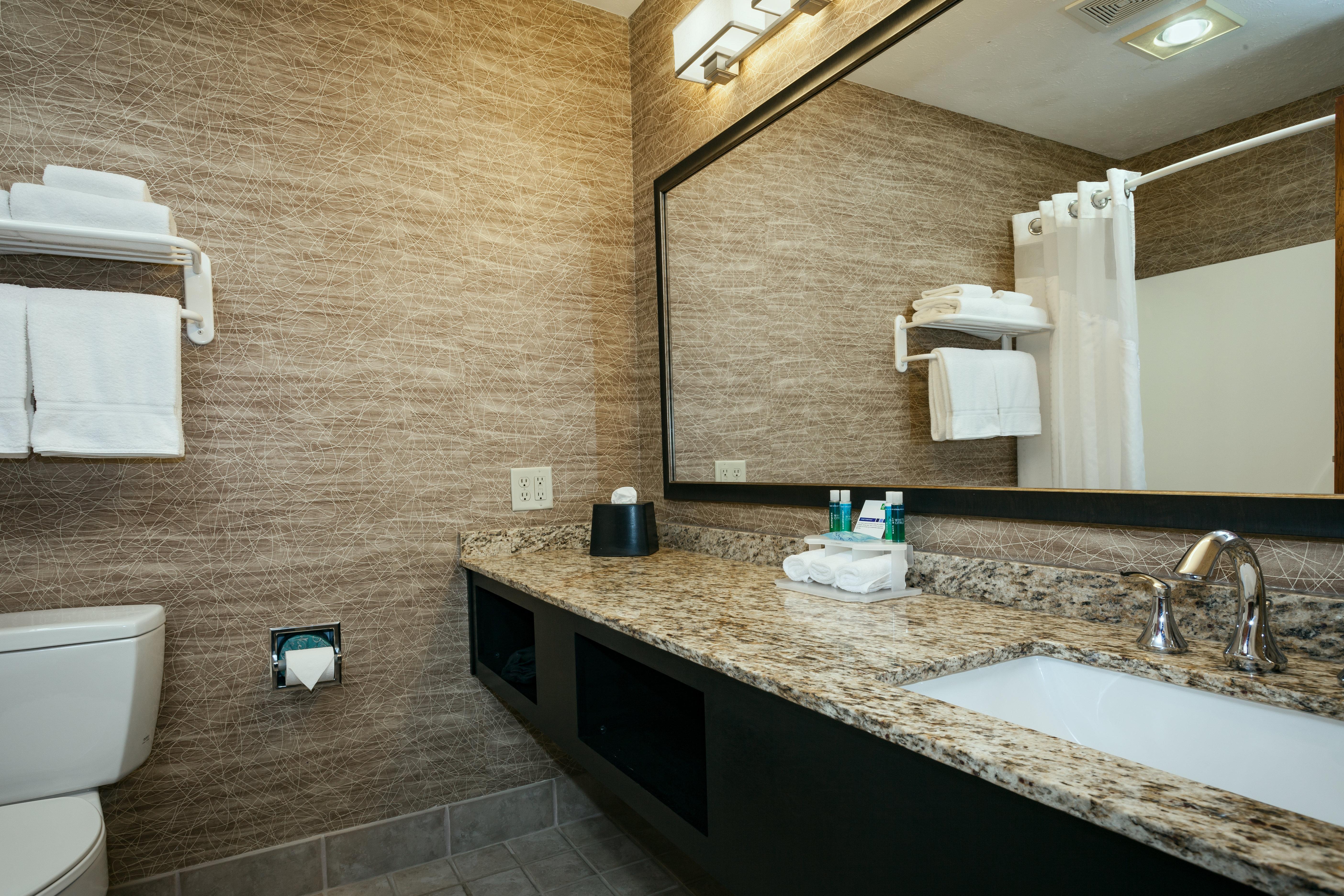 Hotel Wyndham Garden Anchorage Airport Extérieur photo