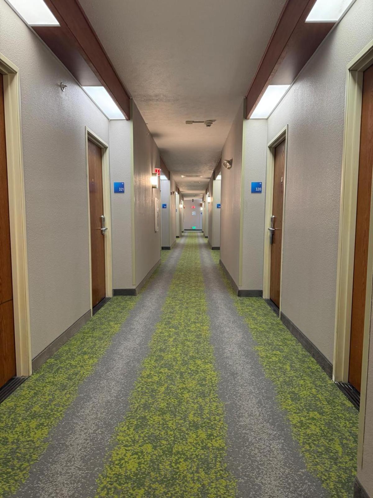 Hotel Wyndham Garden Anchorage Airport Extérieur photo