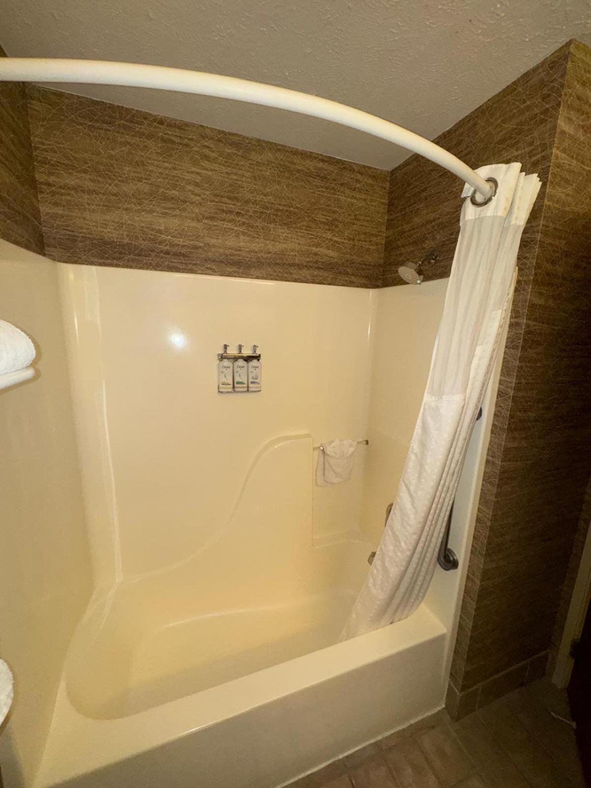 Hotel Wyndham Garden Anchorage Airport Extérieur photo