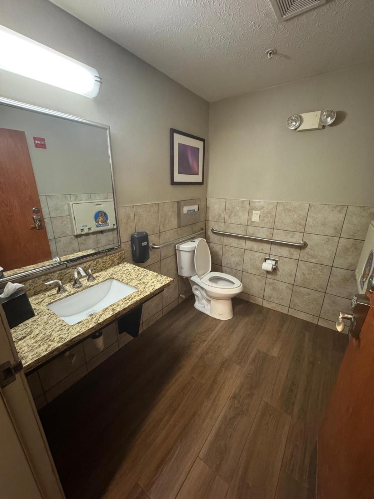 Hotel Wyndham Garden Anchorage Airport Extérieur photo